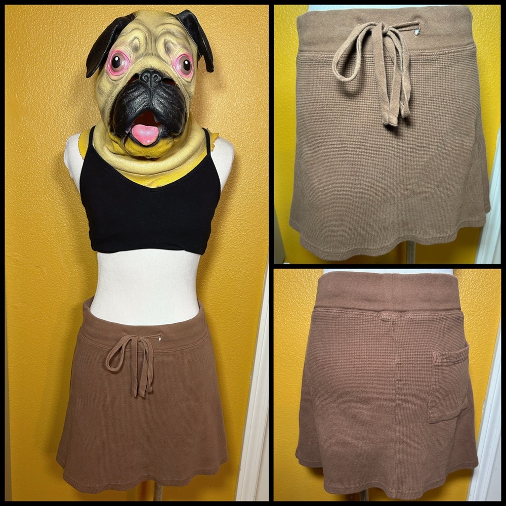 Comfy Cute, BRANDY MELVILLE skirt!!